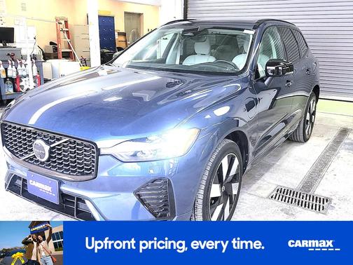 2024 Volvo XC60 Recharge Plug-In Hybrid T8 Plus Dark Theme