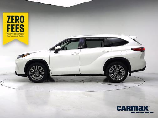 White 2021 Toyota Highlander Platinum