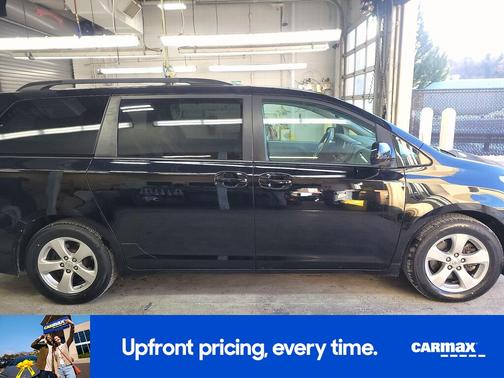 2017 Toyota Sienna LE