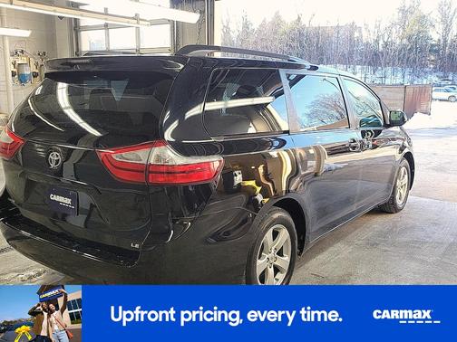 2017 Toyota Sienna LE