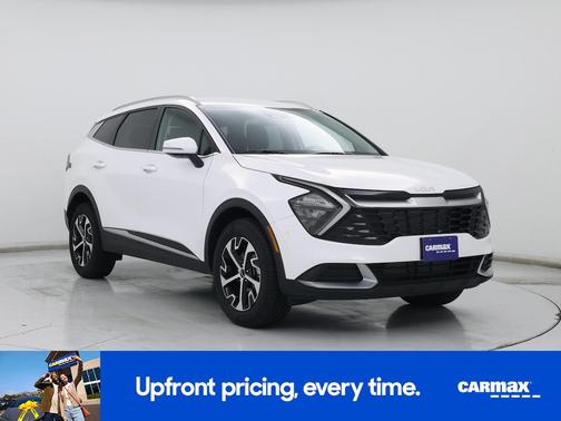 White 2023 Kia Sportage EX