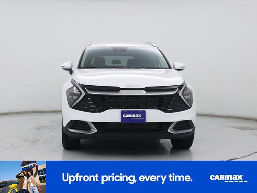 White 2023 Kia Sportage EX