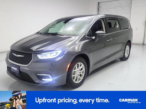 Gray 2023 Chrysler Pacifica Touring L