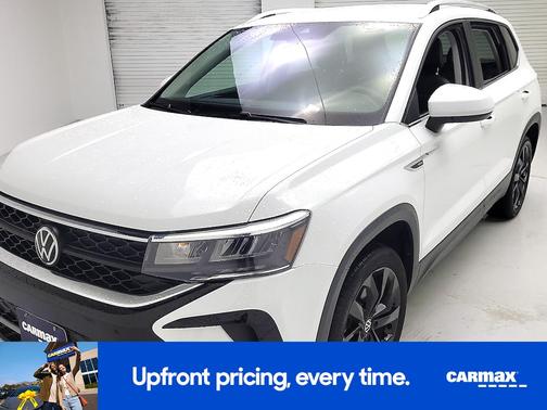 White 2023 Volkswagen Taos SE