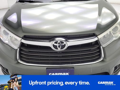 Green 2015 Toyota Highlander XLE