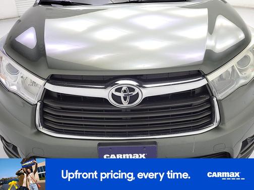 Green 2015 Toyota Highlander XLE