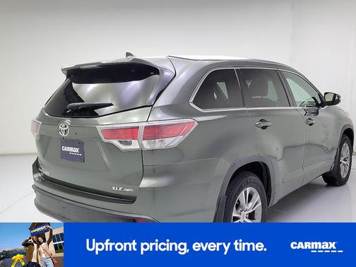 Green 2015 Toyota Highlander XLE