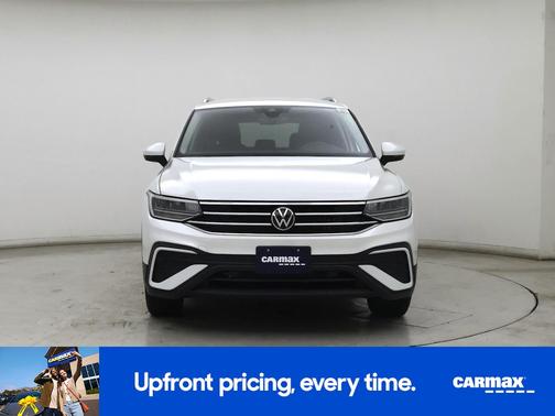 White 2023 Volkswagen Tiguan SE