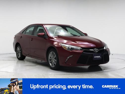 Red 2015 Toyota Camry SE