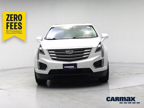 White 2018 Cadillac XT5 Luxury