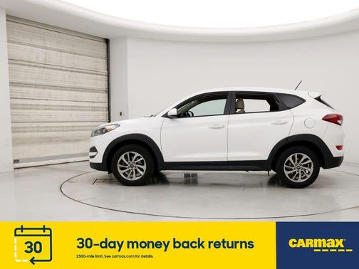 Photo 3 of 25 of 2017 Hyundai Tucson SE