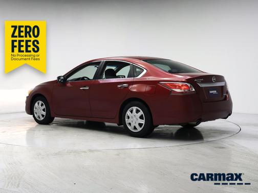 Red 2014 Nissan Altima S