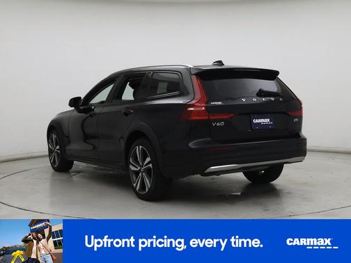 2025 Volvo V60 Cross Country B5 Plus
