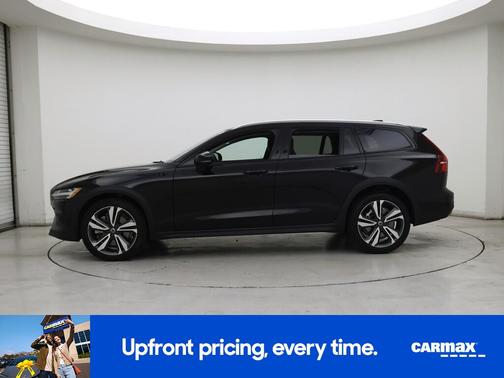 2025 Volvo V60 Cross Country B5 Plus