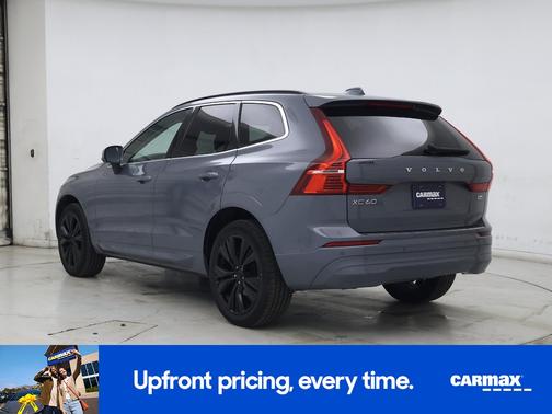 2022 Volvo XC60 B5 Momentum