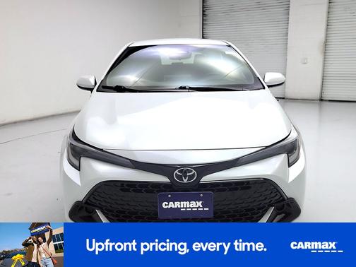 White 2025 Toyota Corolla Hatchback SE