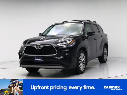 Black 2023 Toyota Highlander Platinum