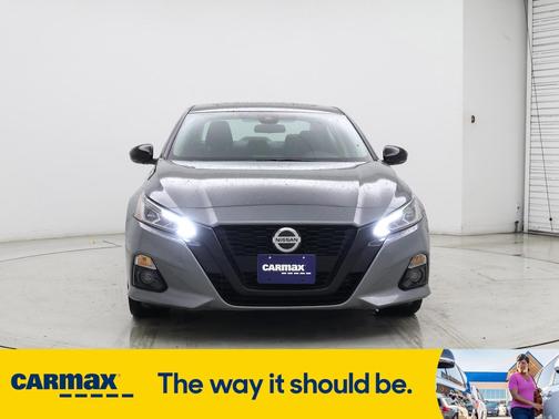 2022 Nissan Altima SR