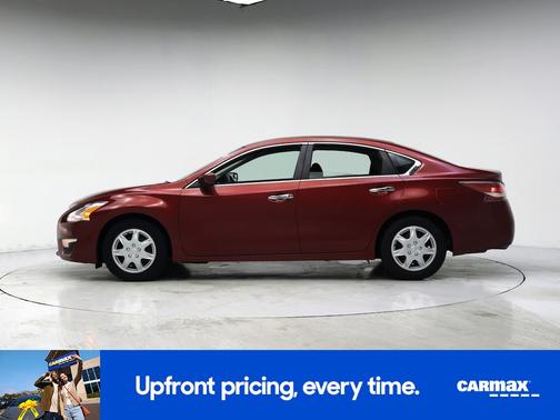 Red 2014 Nissan Altima S