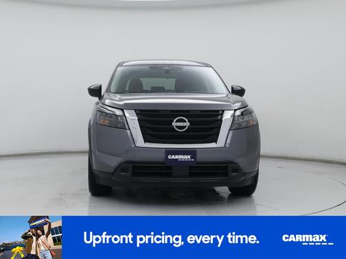 2025 Nissan Pathfinder S