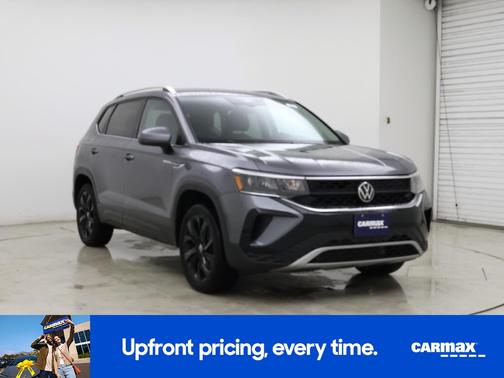 Gray 2024 Volkswagen Taos SE
