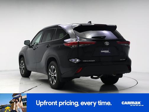 Black 2020 Toyota Highlander XLE