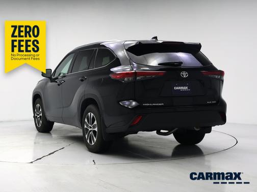 Black 2020 Toyota Highlander XLE