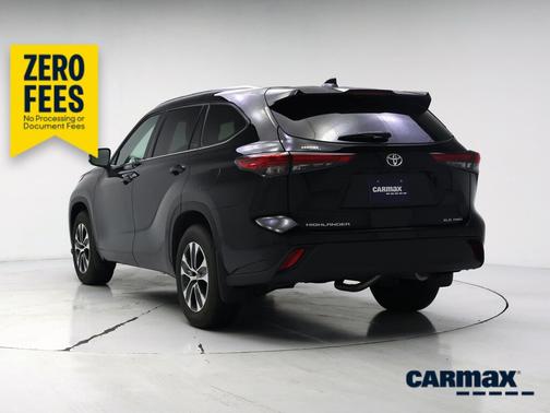 Black 2020 Toyota Highlander XLE