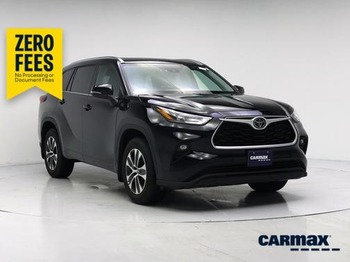 Black 2020 Toyota Highlander XLE