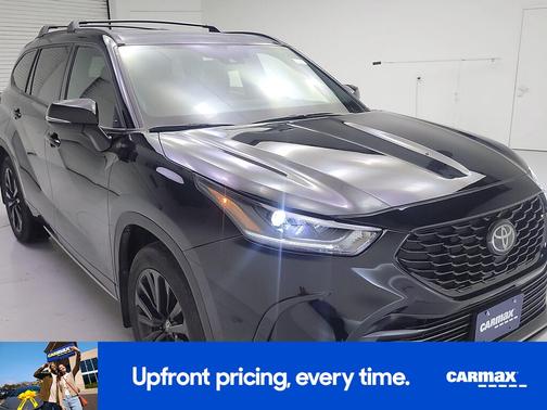 Black 2023 Toyota Highlander XSE