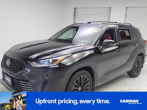 Black 2023 Toyota Highlander XSE