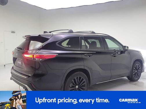Black 2023 Toyota Highlander XSE