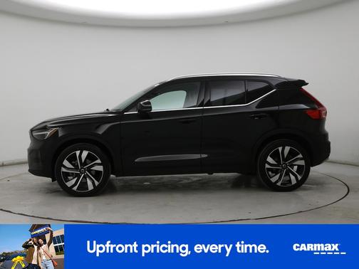 2023 Volvo XC40 B5 Ultimate Bright Theme