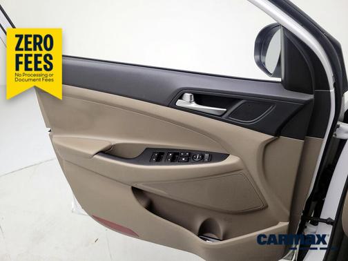 White 2021 Hyundai TUCSON SEL