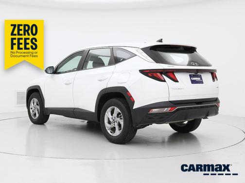White 2024 Hyundai TUCSON SE