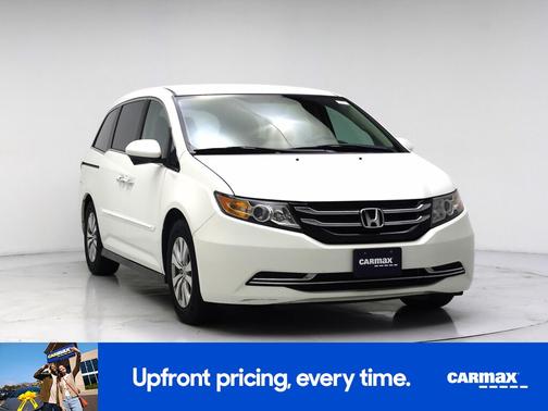 White 2016 Honda Odyssey SE