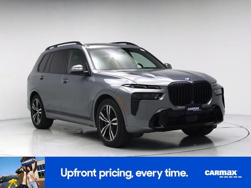 Gray 2024 BMW X7 xDrive40i