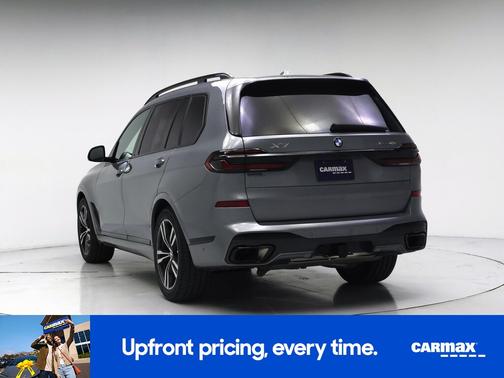 Gray 2024 BMW X7 xDrive40i