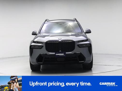 Gray 2024 BMW X7 xDrive40i