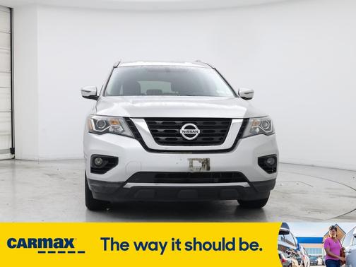 2017 Nissan Pathfinder SV