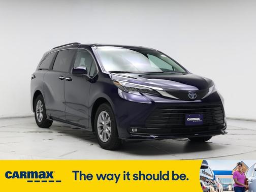 2025 Toyota Sienna XLE