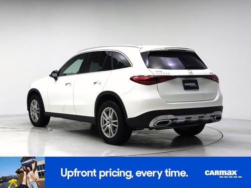 White 2024 Mercedes-Benz GLC 300