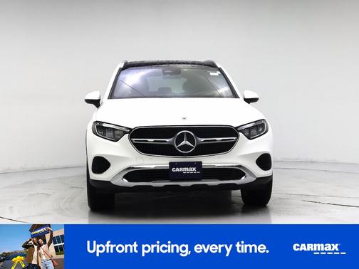 White 2024 Mercedes-Benz GLC 300