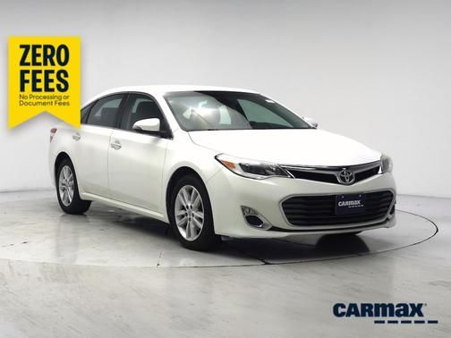 White 2014 Toyota Avalon XLE