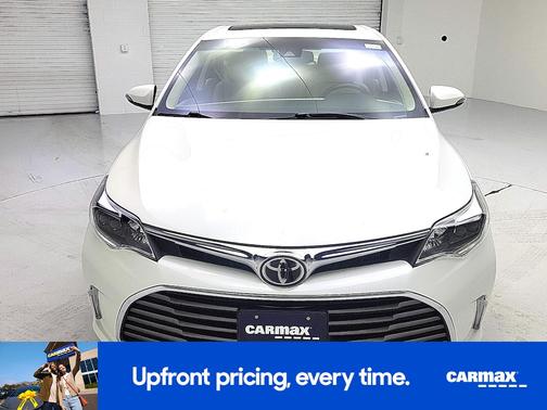 White 2017 Toyota Avalon Limited