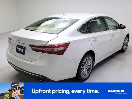 White 2017 Toyota Avalon Limited