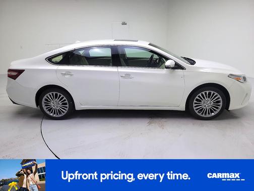 White 2017 Toyota Avalon Limited