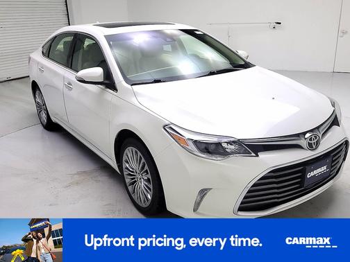White 2017 Toyota Avalon Limited