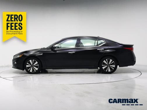 Black 2019 Nissan Altima SV
