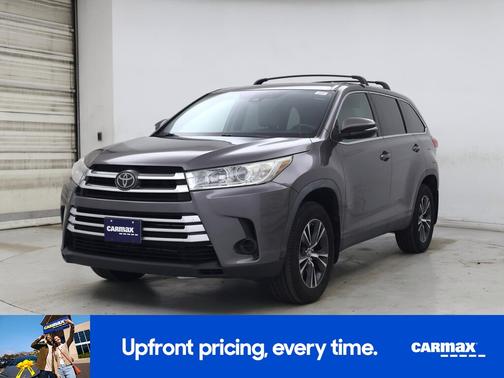 Gray 2019 Toyota Highlander LE